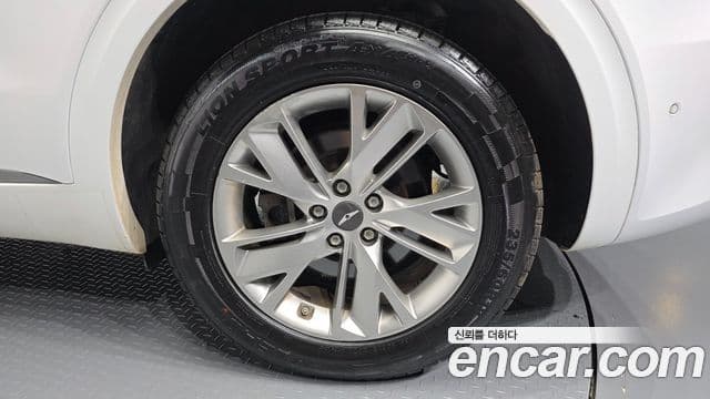 Genesis GV70 2021 — Şəkil 18/33