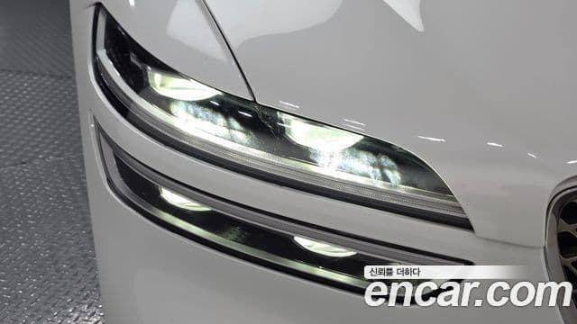 Genesis GV70 2021 — Şəkil 21/33
