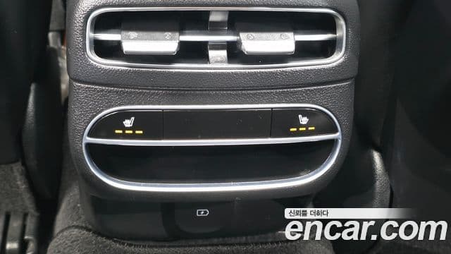 Genesis GV70 2021 — Şəkil 13/33
