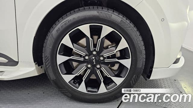 Kia Carnival 2022 — Фото 5/20