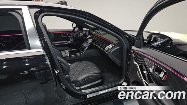 Mercedes-Benz S-Class 2025 — Photo 1/41