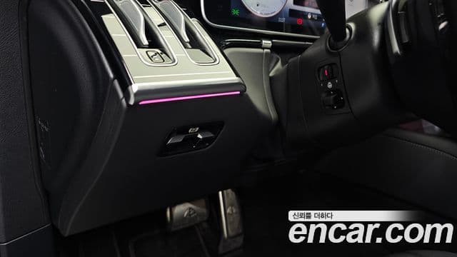 Mercedes-Benz S-Class 2025 — Photo 22/41