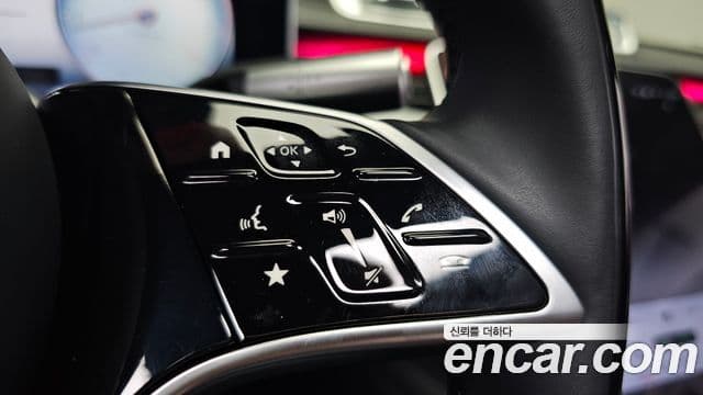 Mercedes-Benz S-Class 2025 — Photo 25/41