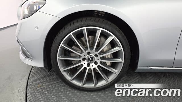 Mercedes-Benz E-Class 2023 — Şəkil 5/20