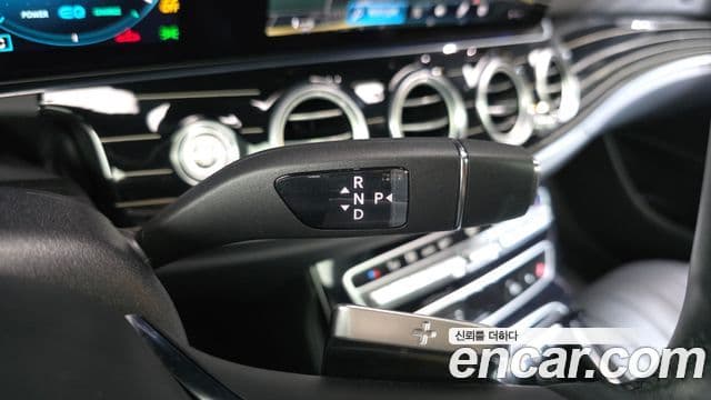 Mercedes-Benz E-Class 2023 — Şəkil 9/20