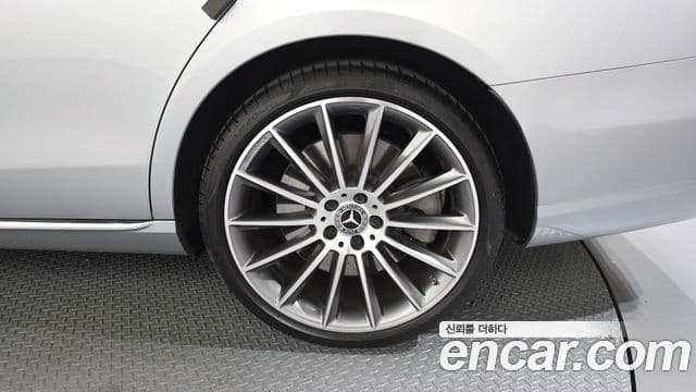 Mercedes-Benz E-Class 2023 — Şəkil 25/34