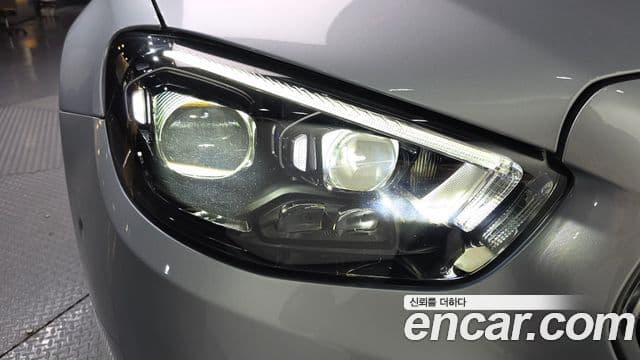 Mercedes-Benz E-Class 2023 — Şəkil 18/34