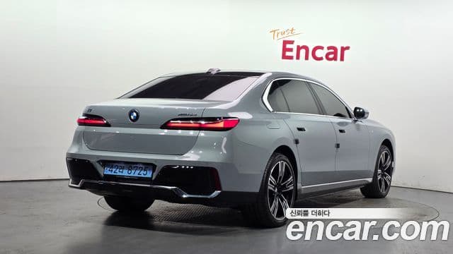 BMW i7 2025 — Photo 3/34