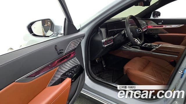 BMW i7 2025 — Photo 30/34