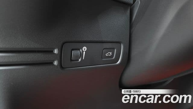 Volvo XC40 2020 — Şəkil 13/20