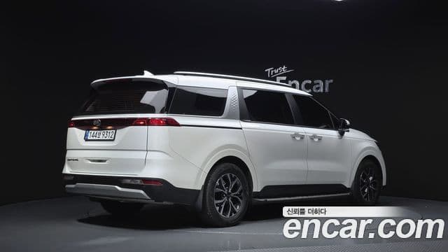 Kia Carnival 2020 — Фото 2/20