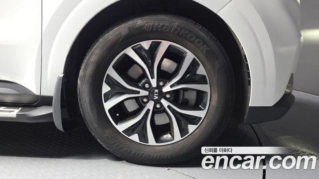Kia Carnival 2020 — ფოტო 29/31