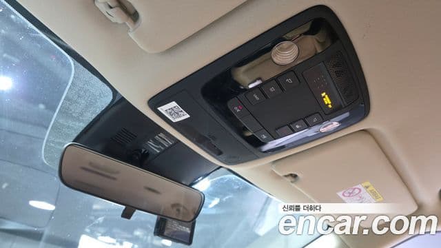 Kia Carnival 2020 — ფოტო 8/31