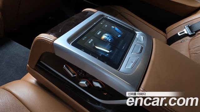 BMW 7 Series 2018 — Şəkil 18/20