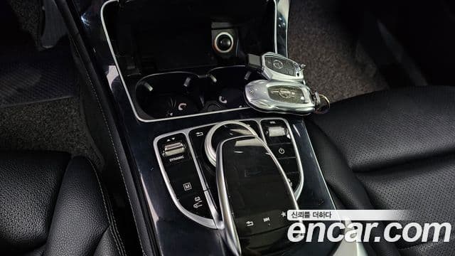 Mercedes-Benz GLC-Class 2018 — ფოტო 17/20