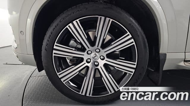 Volvo XC90 2022 — Şəkil 5/20