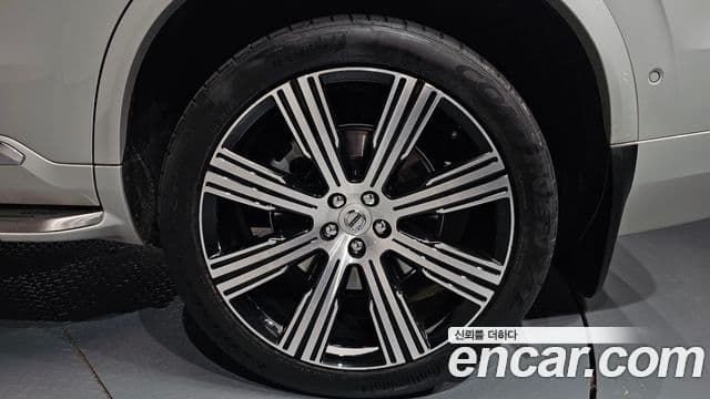 Volvo XC90 2022 — Photo 10/41
