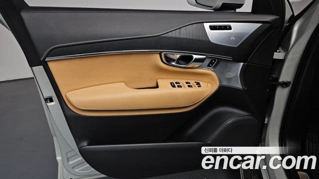 Volvo XC90 2022 — Photo 4/41
