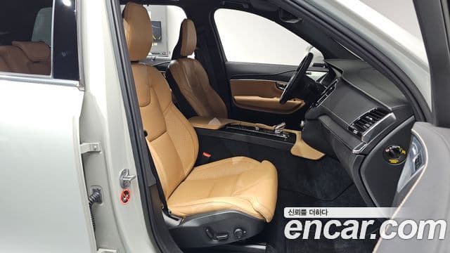 Volvo XC90 2022 — Photo 7/41