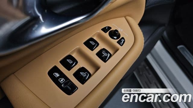 Volvo XC90 2022 — Photo 27/41