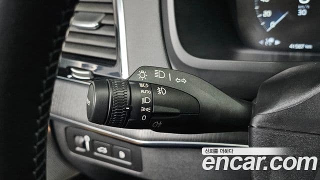 Volvo XC90 2022 — Photo 11/41