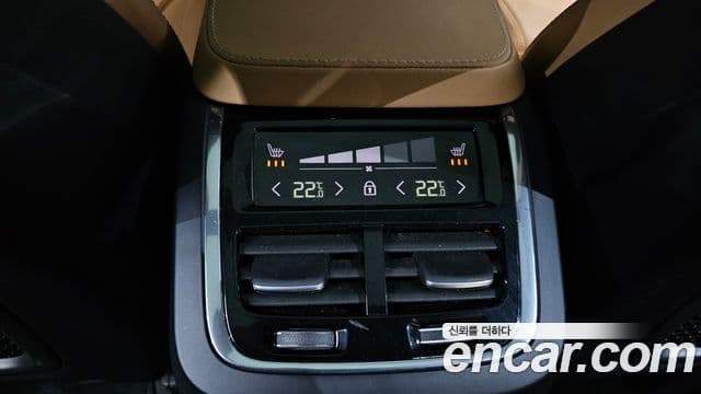 Volvo XC90 2022 — Photo 34/41