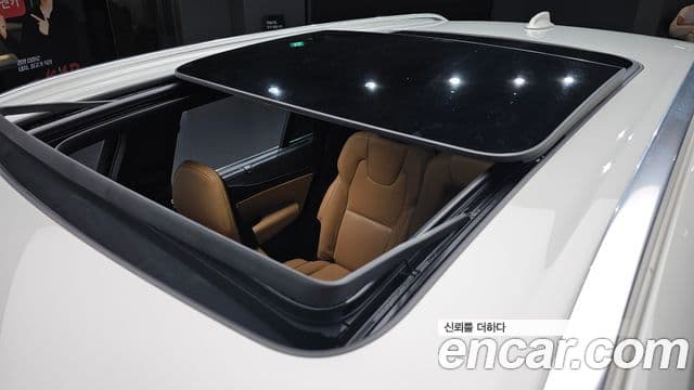 Volvo XC90 2022 — Photo 21/41