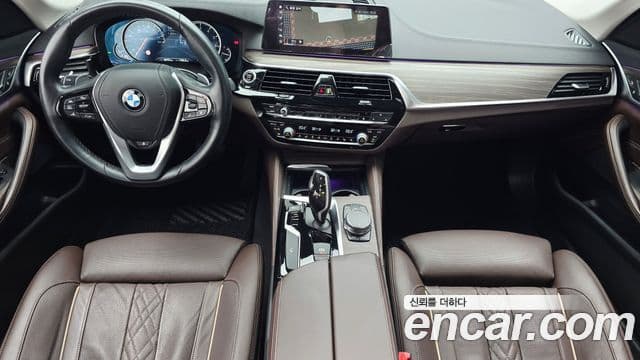 BMW 5 Series 2018 — Şəkil 7/20