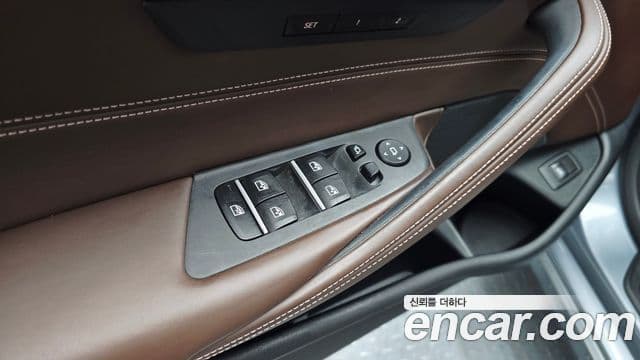 BMW 5 Series 2018 — Şəkil 15/20