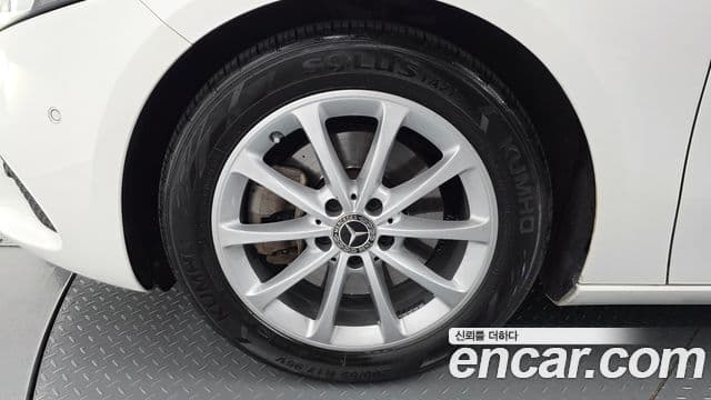 Mercedes-Benz A-Class 2020 — ფოტო 5/20