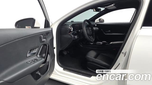 Mercedes-Benz A-Class 2020 — ფოტო 10/20
