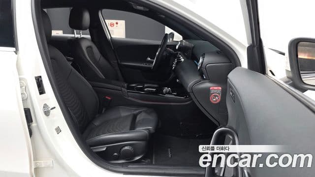 Mercedes-Benz A-Class 2020 — ფოტო 11/20