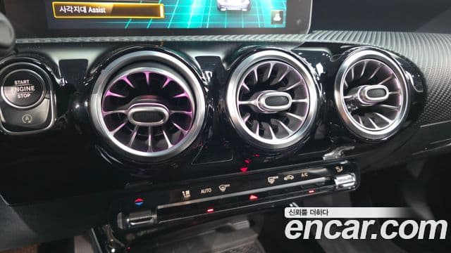 Mercedes-Benz A-Class 2020 — ფოტო 16/20