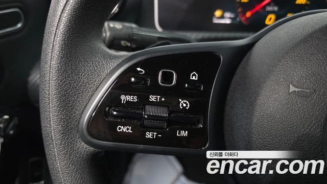 Mercedes-Benz A-Class 2020 — ფოტო 19/20