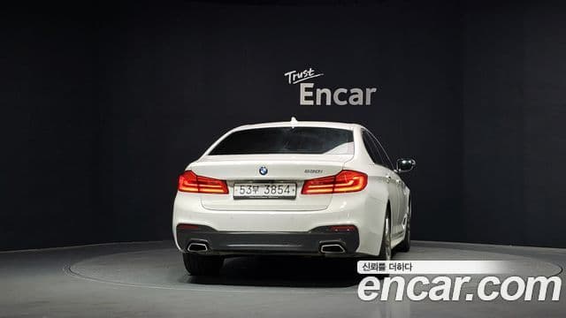 BMW 5 Series 2018 — Фото 4/20