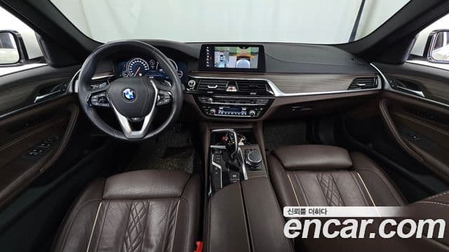 BMW 5 Series 2018 — Фото 7/20