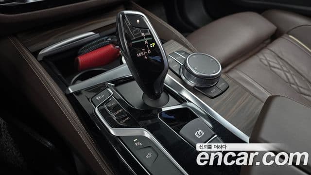 BMW 5 Series 2018 — Фото 9/20