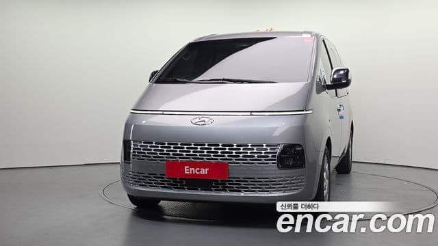 Hyundai Staria 2023 — ფოტო 2/20