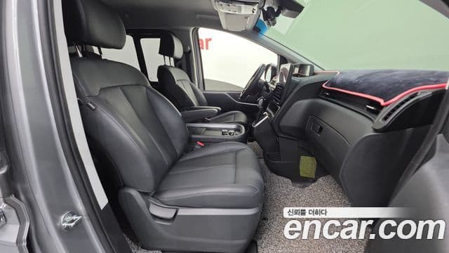Hyundai Staria 2023 — ფოტო 9/20