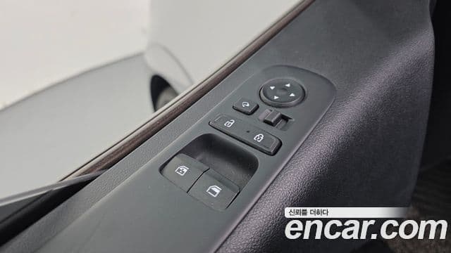 Hyundai Staria 2023 — ფოტო 11/20