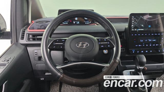Hyundai Staria 2023 — ფოტო 13/20