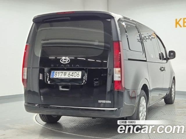Hyundai Staria 2022 — ფოტო 3/18