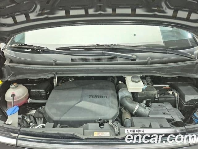 Hyundai Staria 2022 — ფოტო 4/18