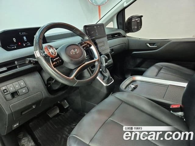 Hyundai Staria 2022 — ფოტო 16/18