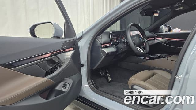 BMW 5 Series 2026 — ფოტო 10/20