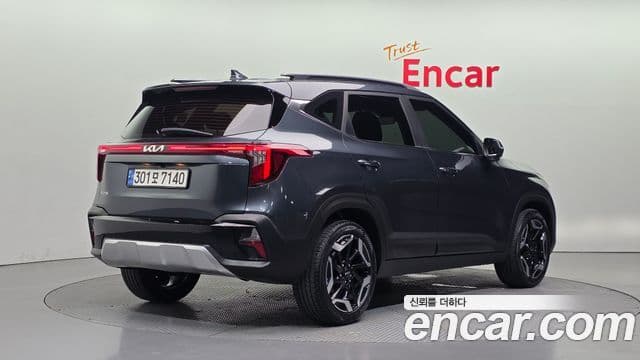 Kia Seltos 2022 — ფოტო 2/20