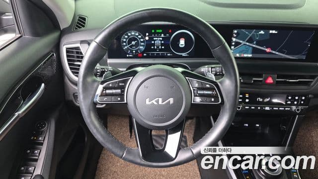 Kia Seltos 2022 — ფოტო 13/20