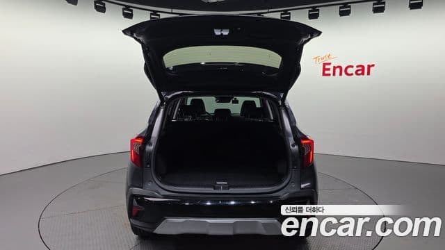Kia Seltos 2022 — ფოტო 19/20