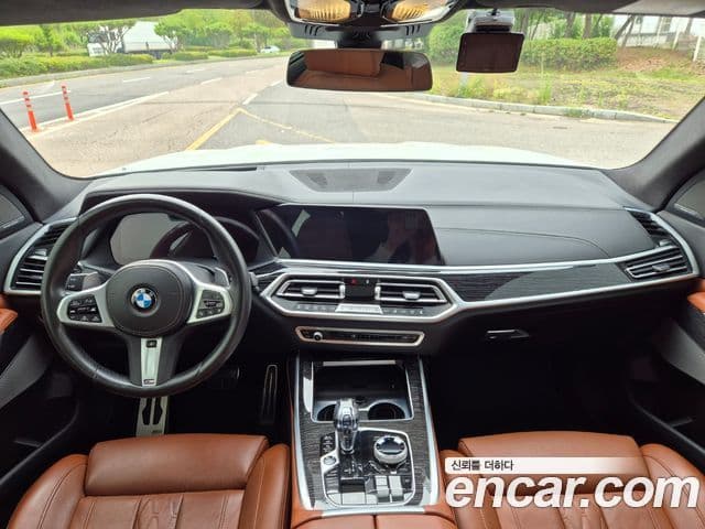 BMW X7 2022 — Photo 3/20