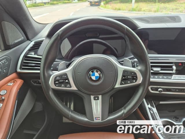 BMW X7 2022 — Photo 12/20